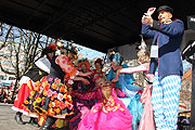 Faschingsdienstag: traditioneller Marktweibertanz 2012 auf dem Viktualienmarkt (Foto: Martin Schmitz)